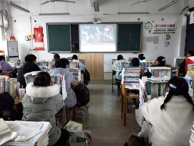 新安中学开展“学雷锋”系列主题教育活动02.jpg 新安中学开展“学雷锋”系列主题教育活动02.jpg